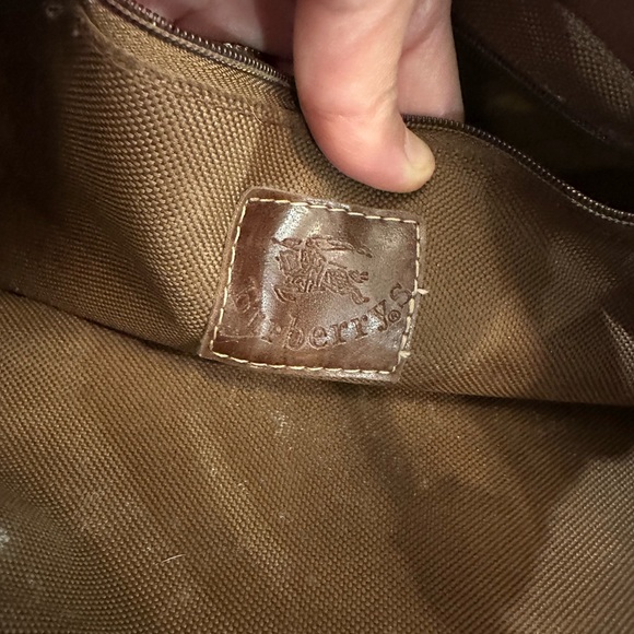 Gorgeous GUC true vintage Burberry tote - Picture 4 of 10